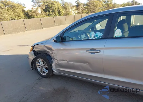 2020 Hyundai Elantra Sel from USA, damaged, VIN 5NPD84LF9LH601903